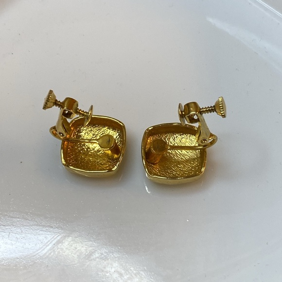 Vintage Napier Gold Tone Clip-on Earrings - Picture 5 of 6